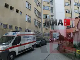 Детска клиника фото миа - Детето е поставено на двојна антибиотска терапија, соодветна поддршка, односно корекција на нарушувањата, меѓутоа она што откажува и бубрежната функција, седмиот ден завршува лошо. Според к